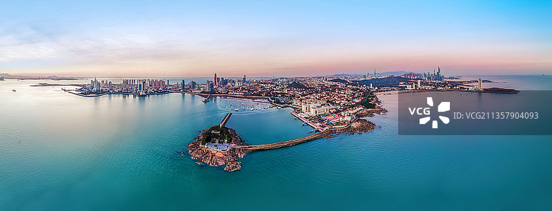 航拍青岛湾风光图片素材