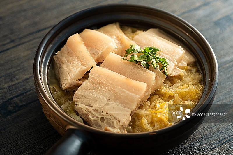 东北酸菜白肉火锅图片素材