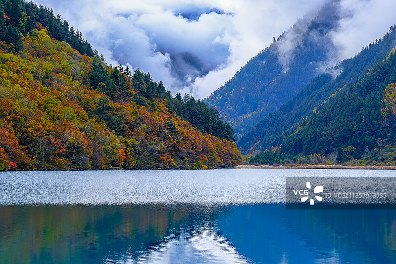 镜海之秋图片素材