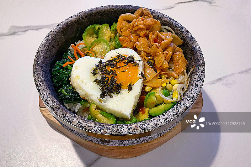 酱香烤肉拌饭图片素材