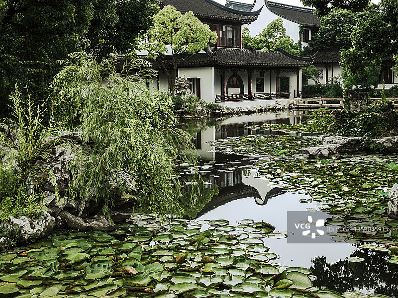 苏州吴中静思园-灵壁石图片素材