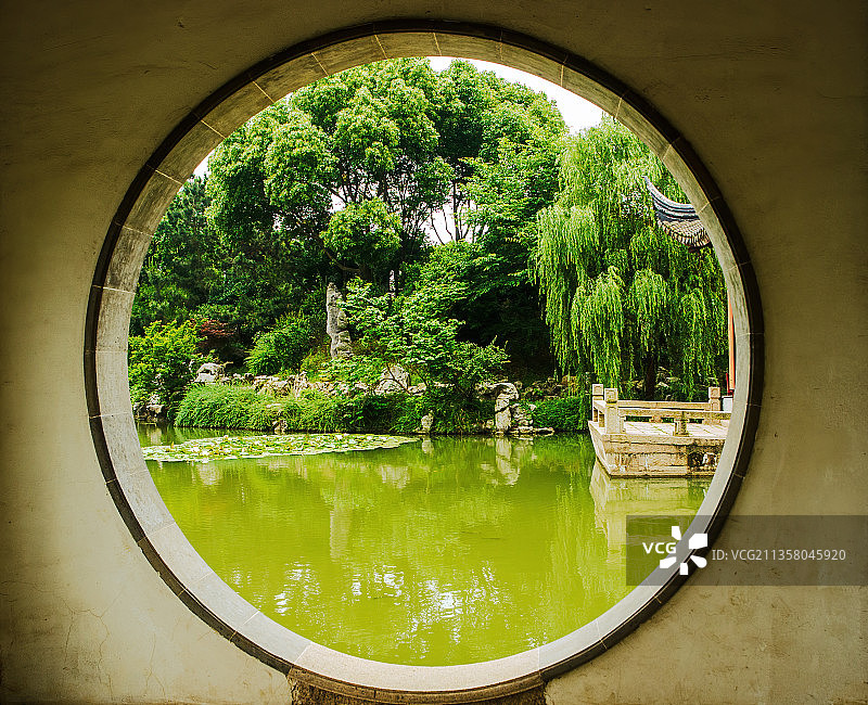 苏州吴中静思园-灵壁石图片素材