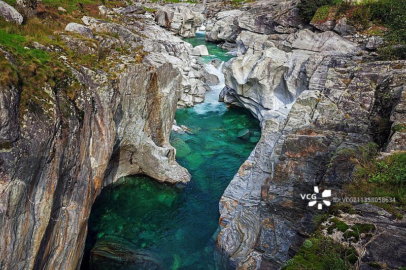 韦尔扎斯卡河，韦尔扎斯卡山谷，提契诺州，瑞士，欧洲图片素材