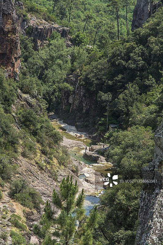 法国普罗旺斯里欧弗雷德河峡谷风光图片素材