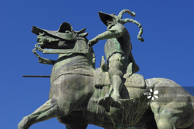 特鲁希略，主广场，市长广场，弗朗西斯科·皮萨罗纪念碑，卡塞雷斯省，埃斯特雷马杜拉，西班牙，欧洲图片素材