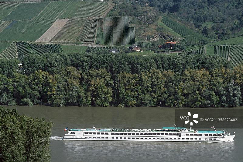 莱茵河上的邮轮，德国，欧洲图片素材