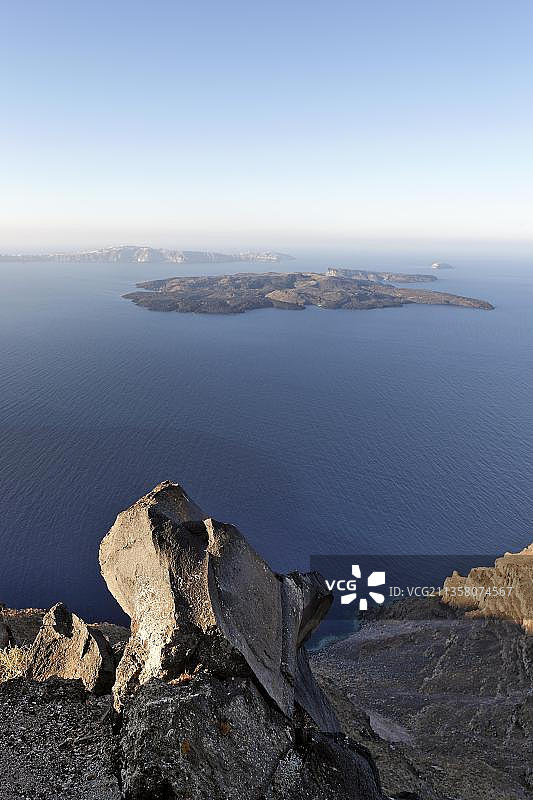希腊圣托里尼伊美洛维里，圣托里尼火山口风光图片素材