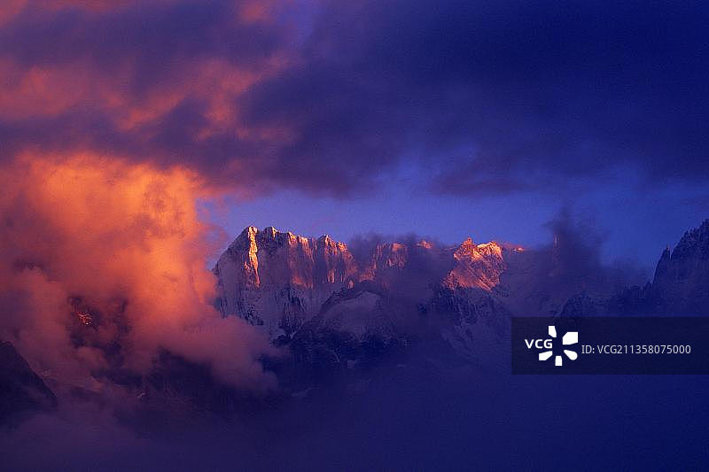 勃朗峰山脉，大格朗德·约拉斯峰，霞慕尼，上萨瓦省，法国，欧洲图片素材