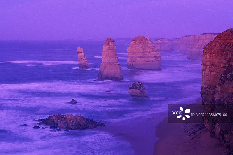 澳大利亚维多利亚州大洋路坎贝尔港国家公园十二使徒岩图片素材