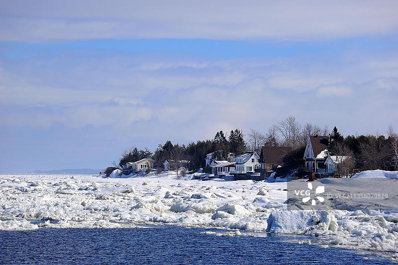 加拿大圣劳伦斯河上的冰块图片素材