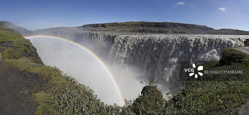 欧洲冰岛黛提瀑布与彩虹图片素材