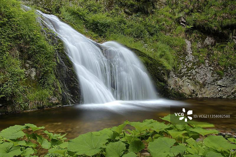 德国黑森林利尔巴赫万圣节瀑布图片素材
