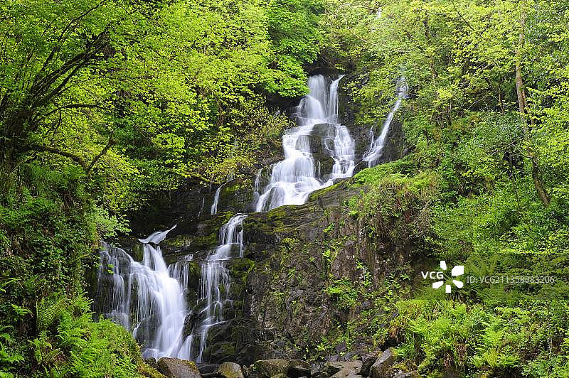 爱尔兰凯里郡凯里环线基拉尼国家公园托克瀑布图片素材