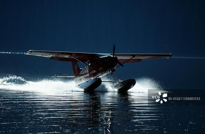 美国阿拉斯加州海军上将岛水上飞机着陆图片素材