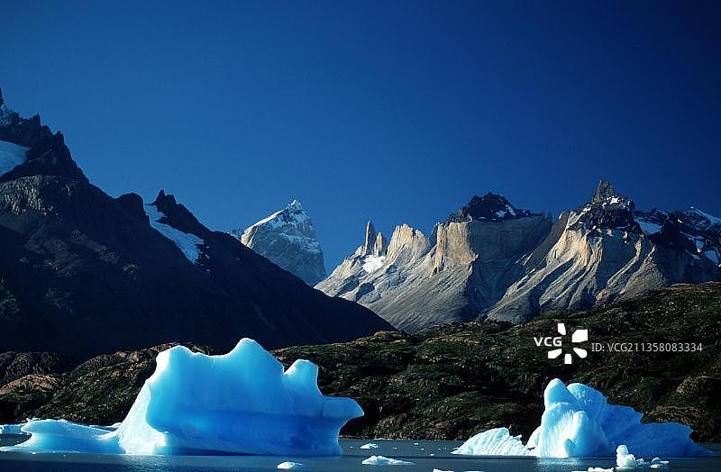 格雷湖上的冰山，在巴塔哥尼亚国家公园，智利托雷德佩恩国家公园图片素材