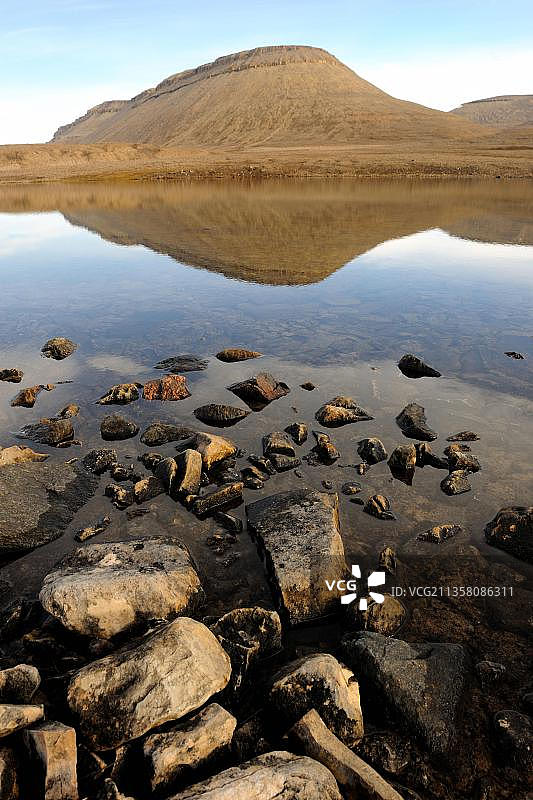 加拿大努纳武特省德文岛的敦达斯港图片素材