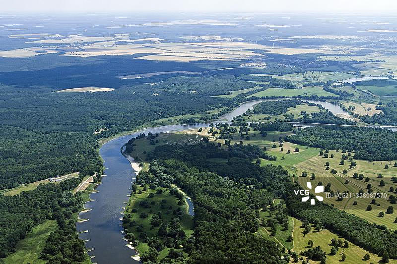 德国萨克森-安哈尔特州罗斯劳与沃克罗德之间的易北河风光图片素材