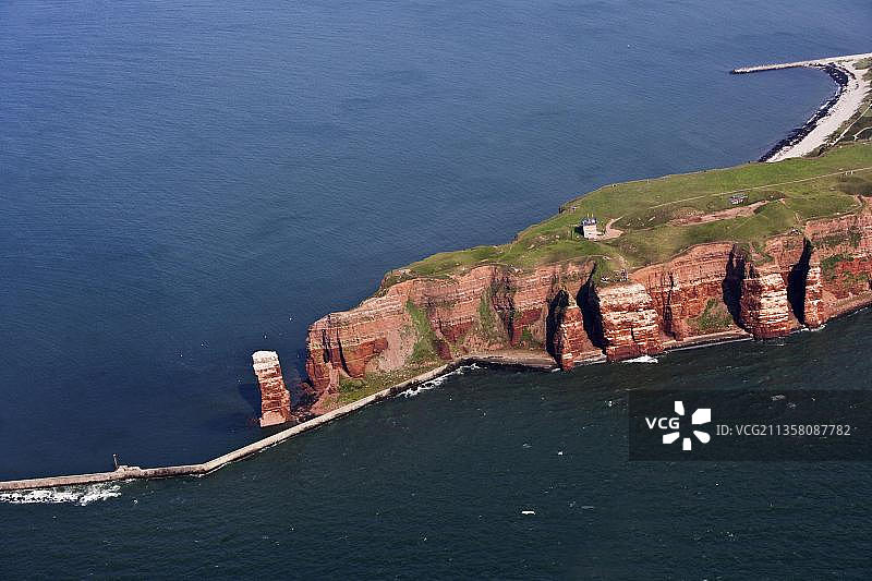 黑尔戈兰岛、红色砂岩峭壁、鸟岩和陡峭海岸（德国，欧洲）图片素材