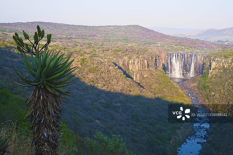 南非夸祖鲁-纳塔尔省穆伊河瀑布图片素材