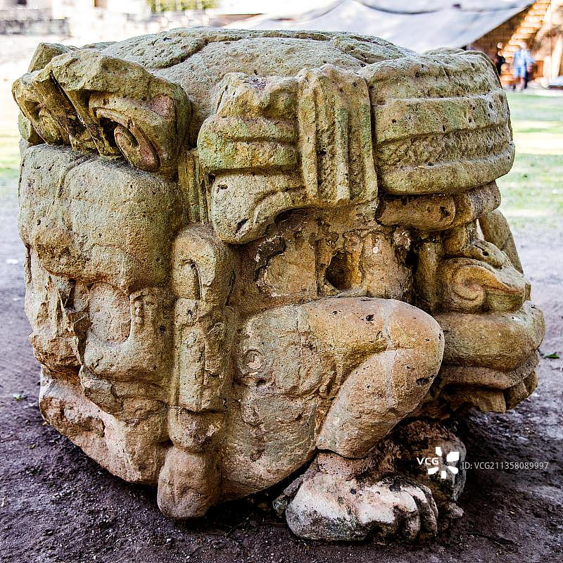 科潘玛雅遗址烟壳宝座石碑N的动物形祭坛，洪都拉斯，中美洲图片素材