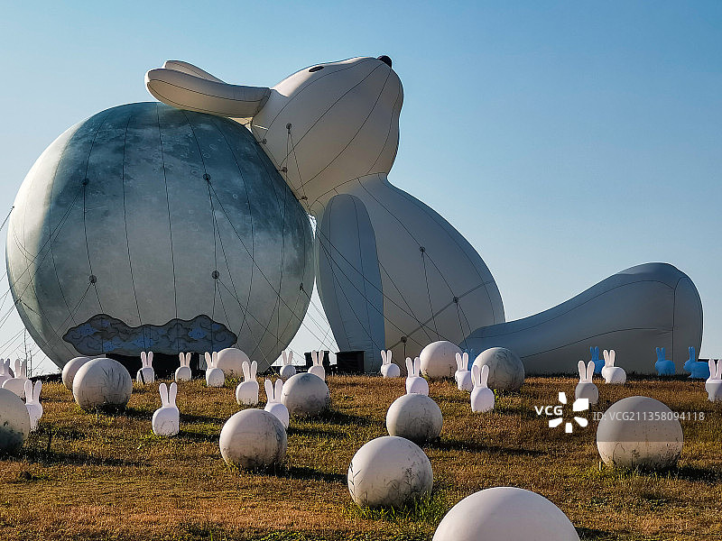 江苏无锡拈花湾兔子月球气球模型图片素材