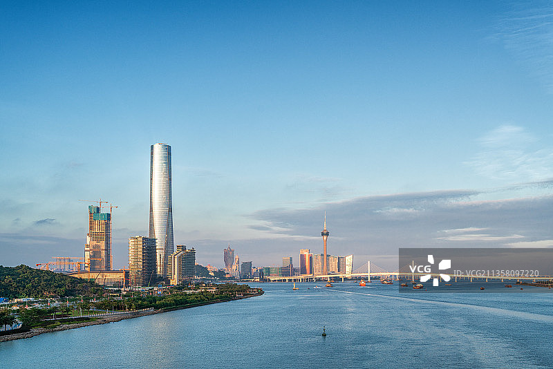 珠海十字门商务区-澳门滨水城市天际线图片素材