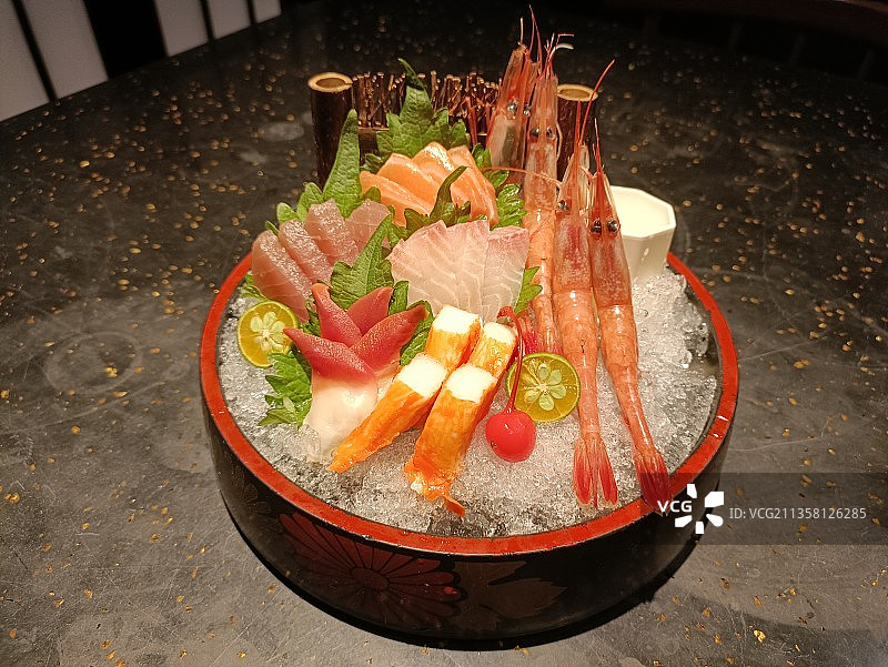 海鲜美食刺身拼盘图片素材