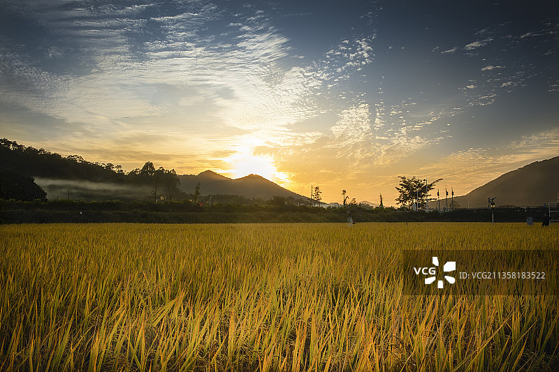 艾米小镇的日落图片素材