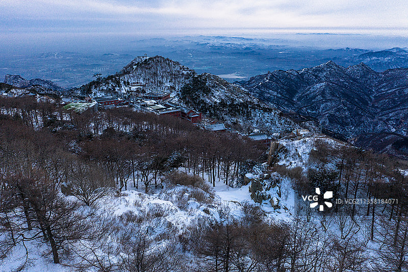 雪后看泰山，泰山银装素裹图片素材
