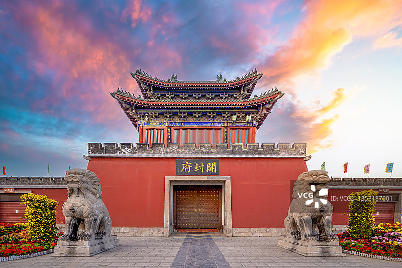 中国河南开封开封府火烧云图片素材