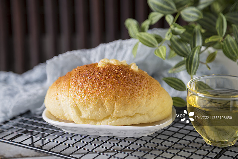 中国风背景的健康早餐芝士面包静物特写图片素材