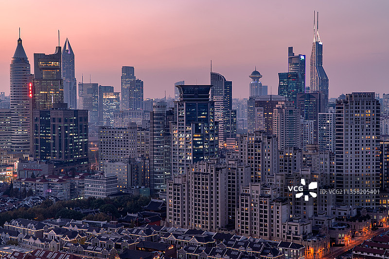 上海黄浦区黄昏时分图片素材