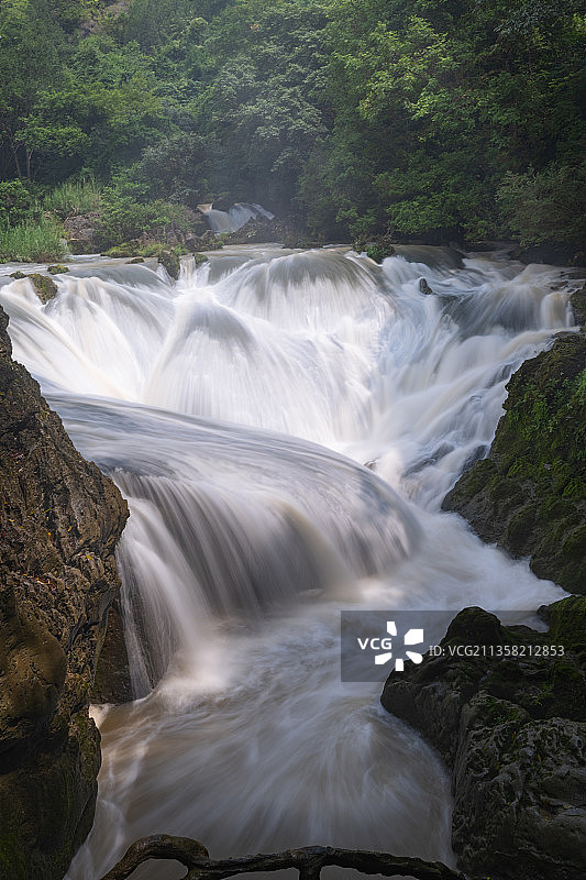 贵州安顺天星桥景区银链坠潭瀑布图片素材