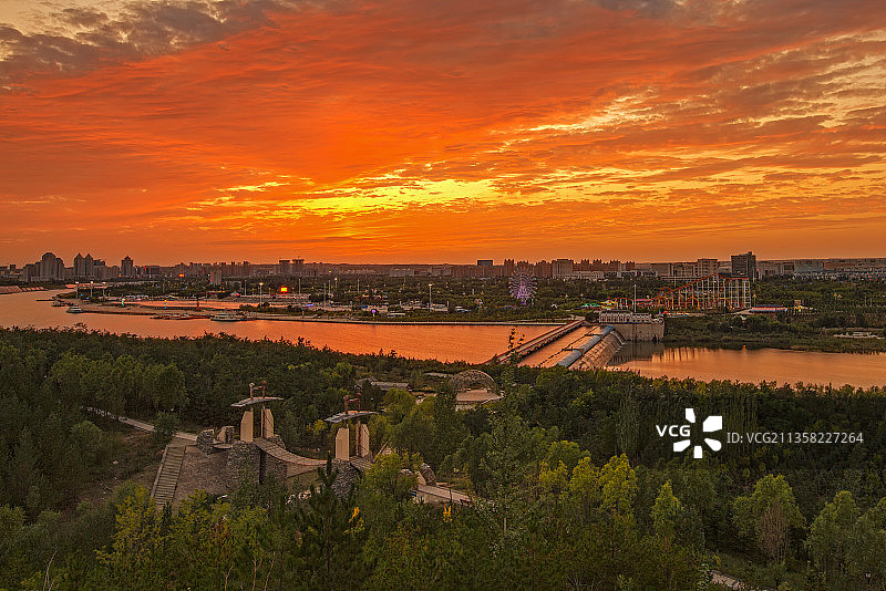 乌兰木伦湖图片素材