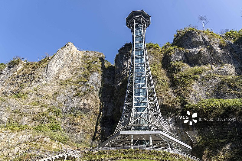 恩施大峡谷云龙地缝垂直观光电梯图片素材