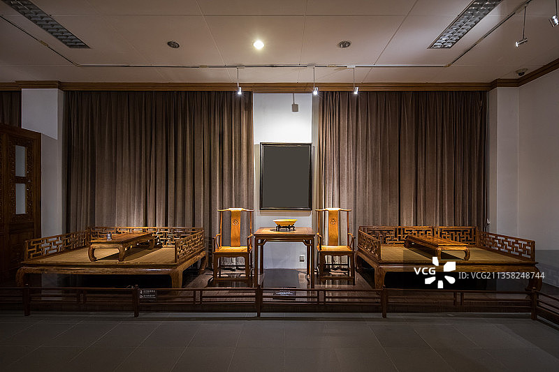 北京紫檀博物馆黄花梨木霸王枨方桌罗汉床图片素材