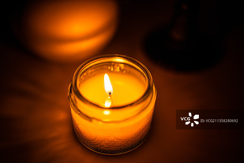 香薰蜡烛缅怀悼念思念纪念仪式烛火烛光晚餐图片素材
