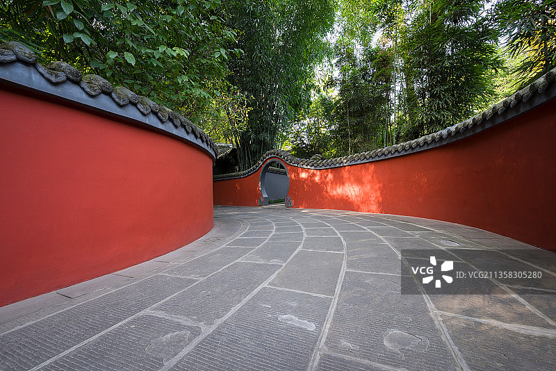 成都杜甫草堂秋季晴天下午红墙竹林中国风长廊图片素材