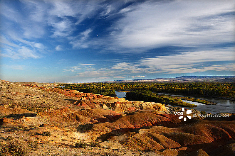 新疆阿勒泰，五彩滩风光图片素材
