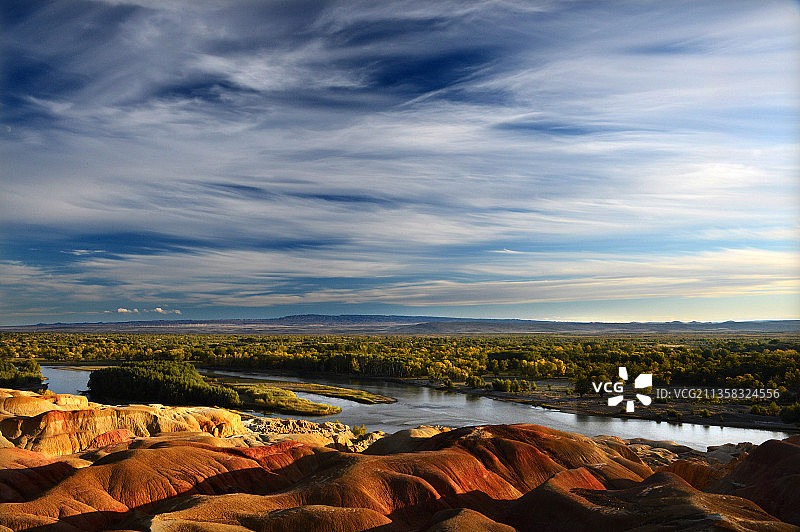 新疆阿勒泰，五彩滩风光图片素材