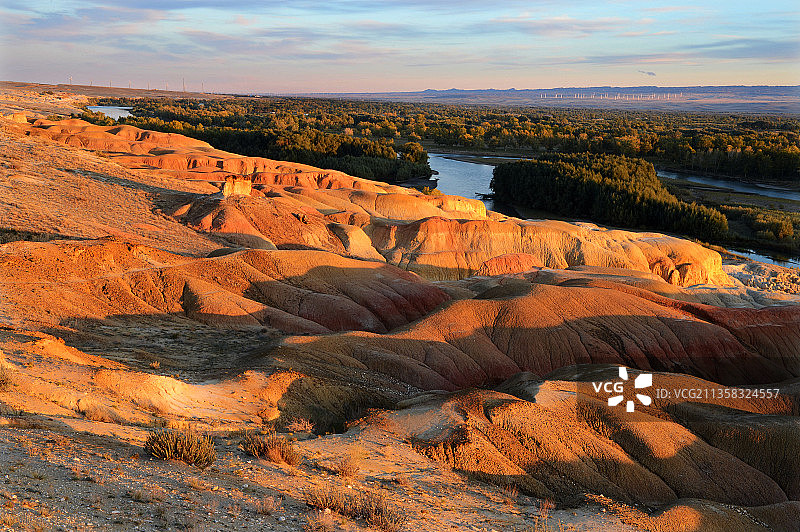 新疆阿勒泰，五彩滩风光图片素材