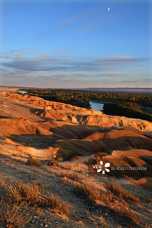 新疆阿勒泰，五彩滩风光图片素材