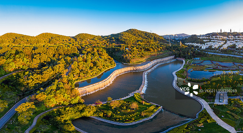 云南省玉溪市两湖大瀑布风景区图片素材