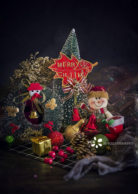 圣诞小礼物 圣诞节越来越近，带着快乐的心情，选礼物送上祝福。图片素材