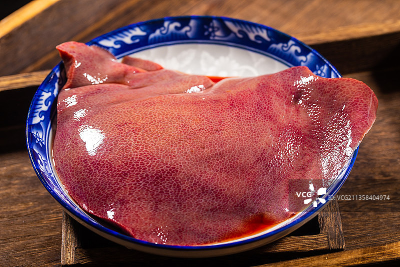 新鲜的猪肝食材图片素材