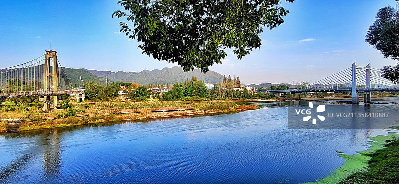 水天一色双桥景图片素材