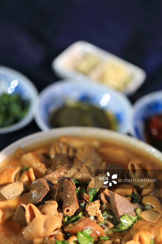 老北京特色小吃卤煮火烧老北京味道图片素材