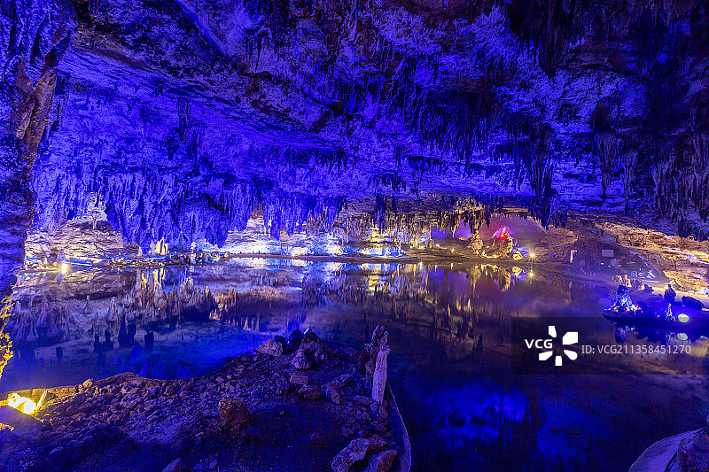 贵州省遵义市十二背后双河谷：溶洞图片素材