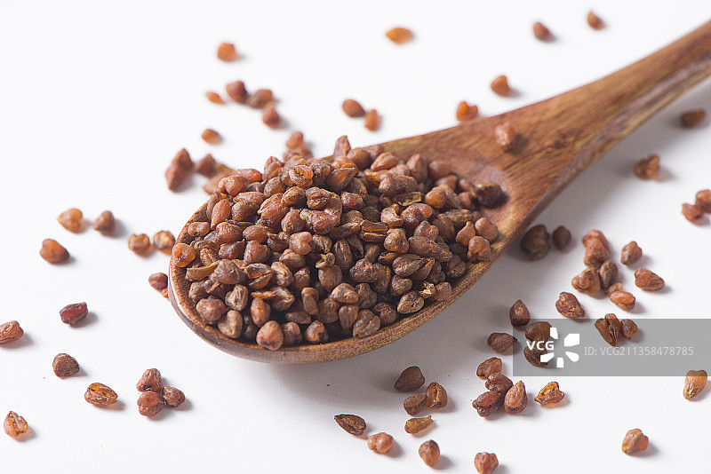 白色背景上的苦荞麦图片素材