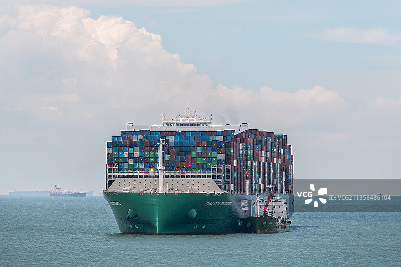 超大型双燃料集装箱船图片素材